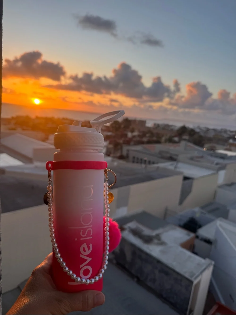 Love Island Ombre Pink Water Bottle with Pearl Strap and Heart Keychain - Picture 2 of 3